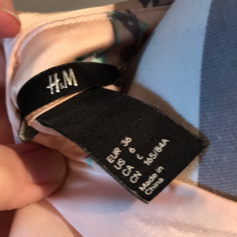 Tank top button down w sheer back - Picture 5 of 5